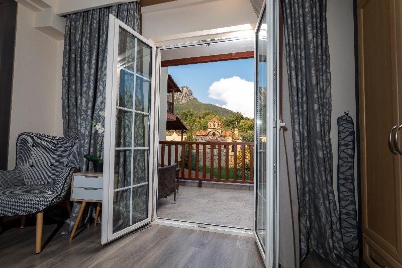 Famissi Eden Hotell Kalampaka Exteriör bild