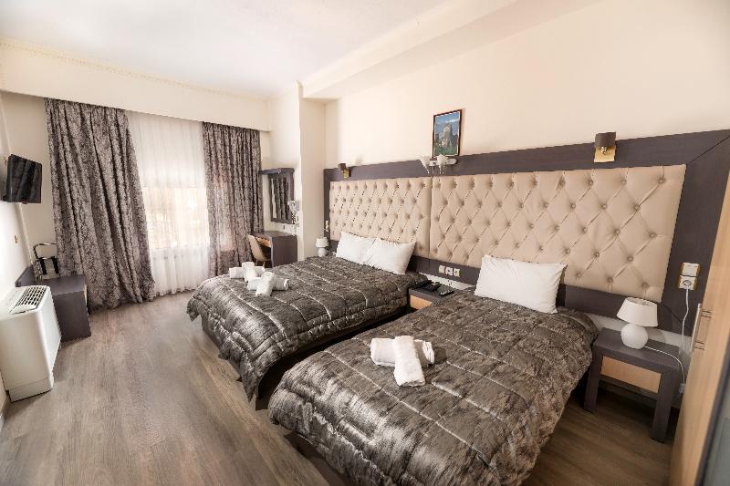 Famissi Eden Hotell Kalampaka Exteriör bild